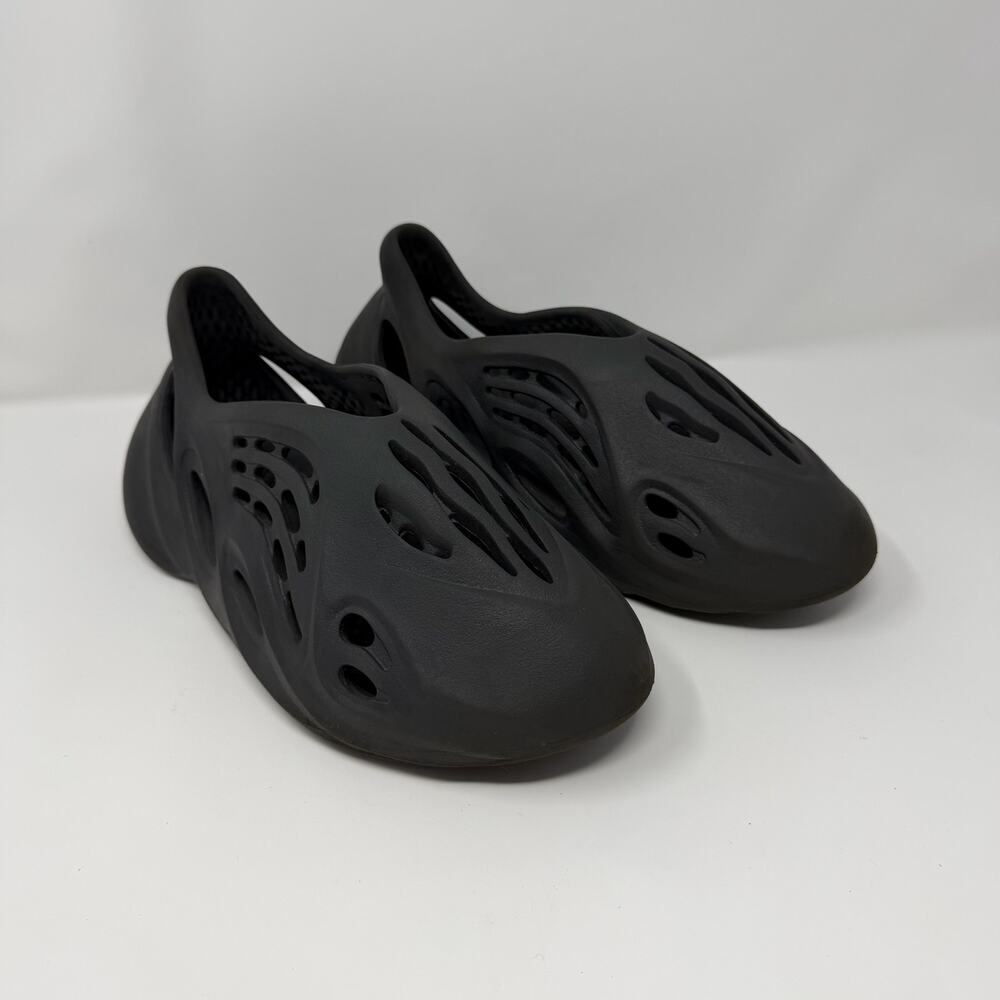 Adidas Yeezy Foam Runner Onyx Black Size 9 US